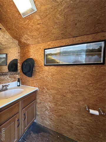 3825 Highway Ee, Owensville, MO 65066