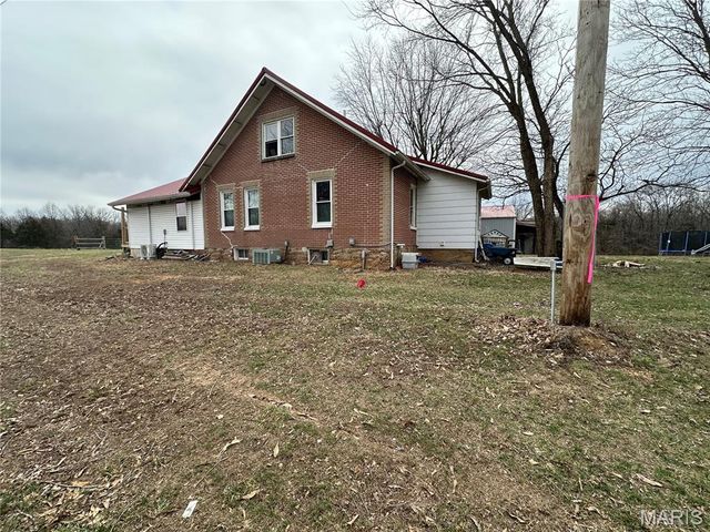 3825 Highway Ee, Owensville, MO 65066