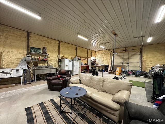 3825 Highway Ee, Owensville, MO 65066