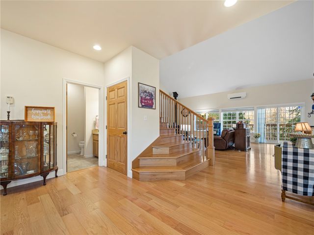 12811 Kapowsin Highlands Drive E, Graham, WA 98338