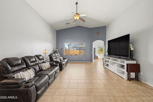 2044 N MONTCLAIR Lane, Casa Grande, AZ 85122
