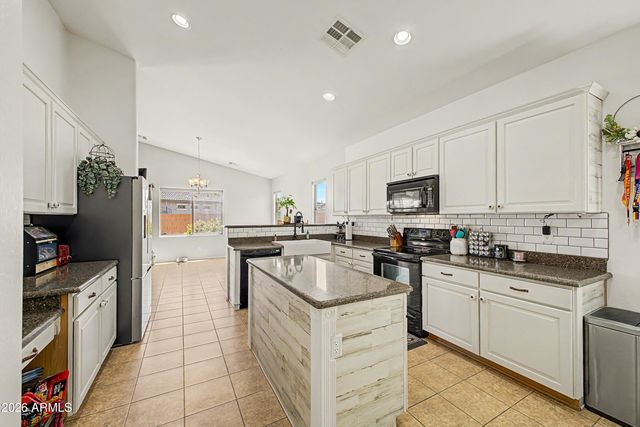 2044 N MONTCLAIR Lane, Casa Grande, AZ 85122