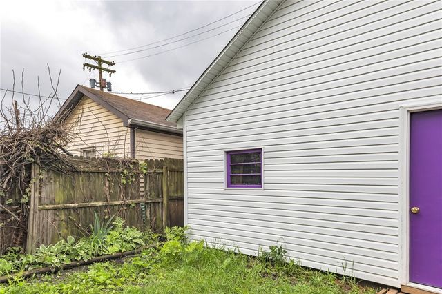 623 E 3rd Ave, Tarentum, PA 15084