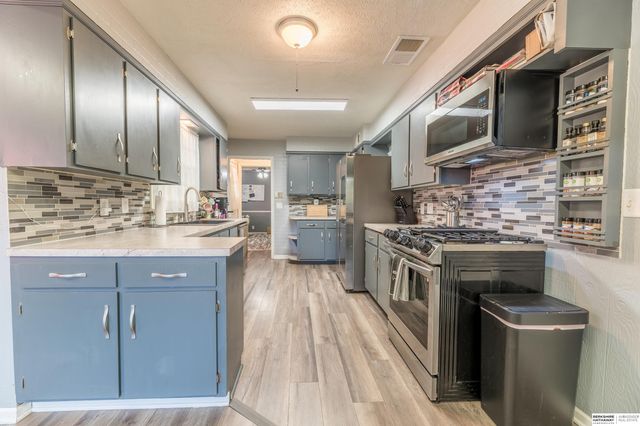 322 S 84th Street, Omaha, NE 68114