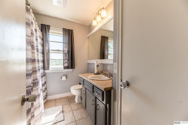 322 S 84th Street, Omaha, NE 68114