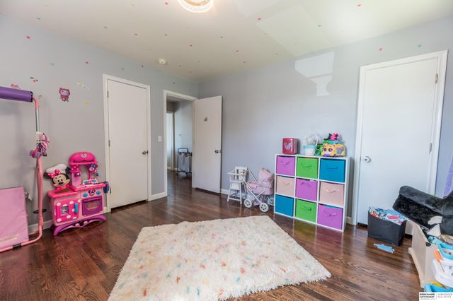 322 S 84th Street, Omaha, NE 68114