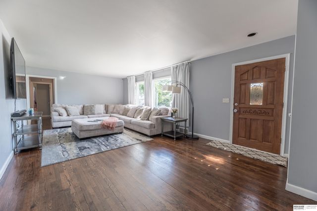322 S 84th Street, Omaha, NE 68114