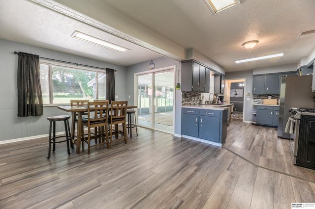 322 S 84th Street, Omaha, NE 68114