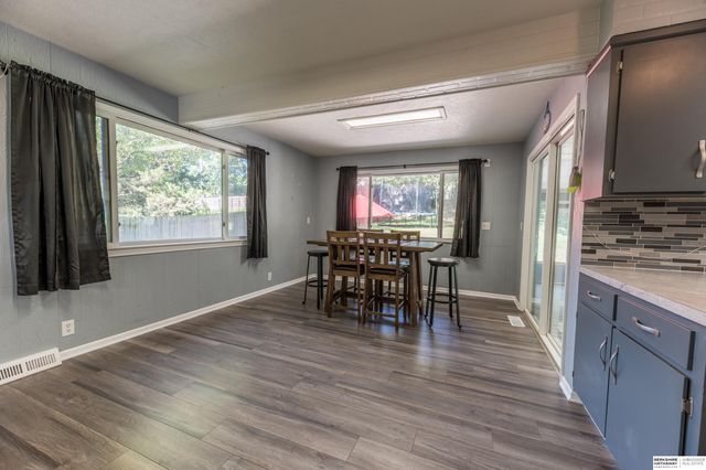 322 S 84th Street, Omaha, NE 68114