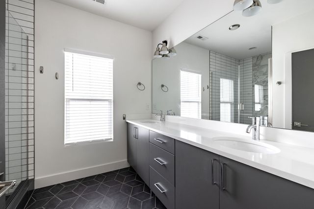112 Claiborne St, Nashville, TN 37210