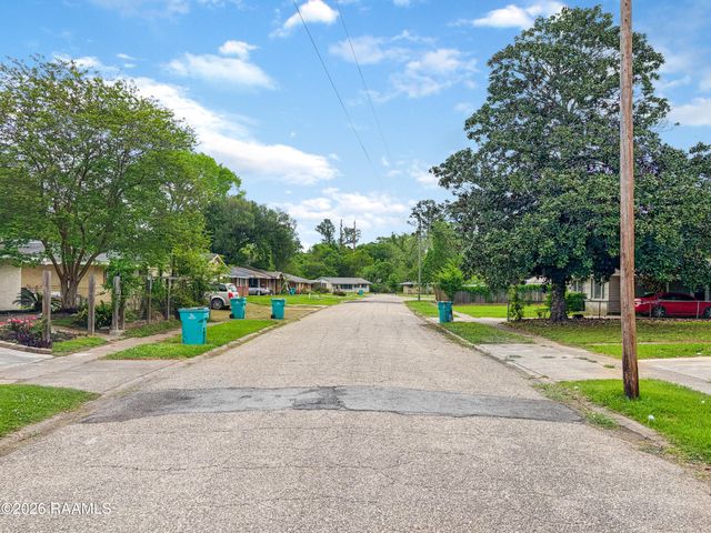 2233 Ledoux Circle, Opelousas, LA 70570