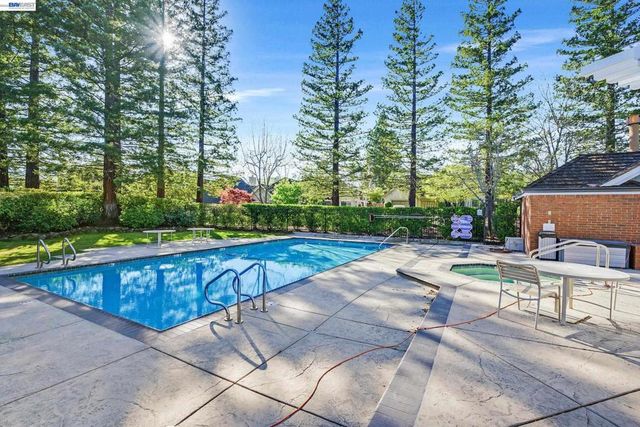 159 Golden Ridge Rd, Alamo, CA 94507