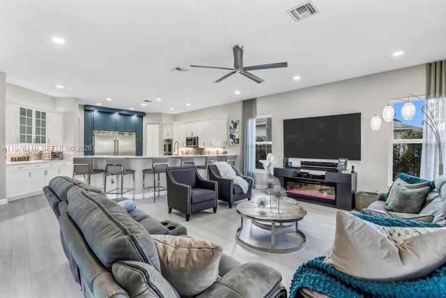 4724 SW 195th Way, Miramar, FL 33029