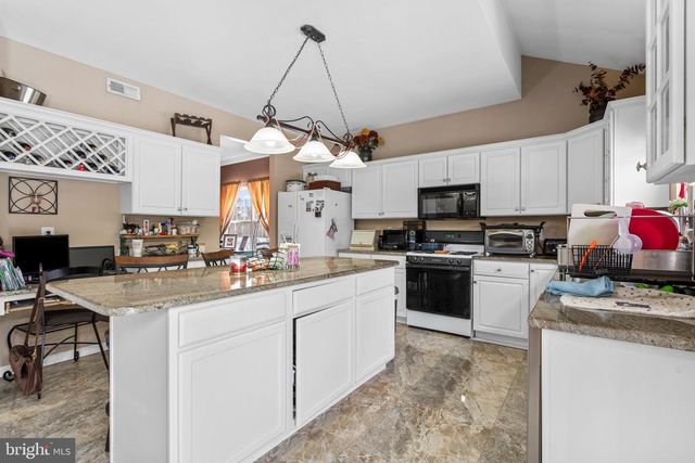 3 WILTSHIRE DR, Sewell, NJ 08080