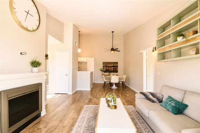 13110 Creek View 202, Garden Grove, CA 92844