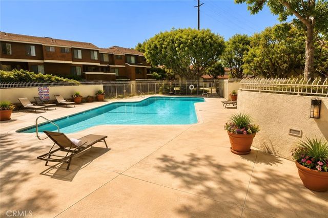 13110 Creek View 202, Garden Grove, CA 92844