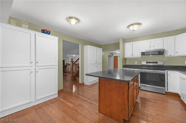 1470 Hawthorne Drive, Vermilion, OH 44089