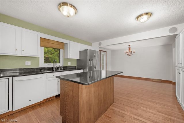 1470 Hawthorne Drive, Vermilion, OH 44089