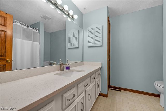 1470 Hawthorne Drive, Vermilion, OH 44089