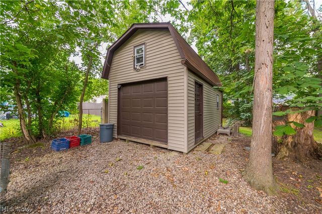1470 Hawthorne Drive, Vermilion, OH 44089