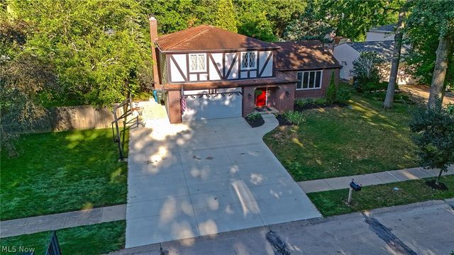 1470 Hawthorne Drive, Vermilion, OH 44089