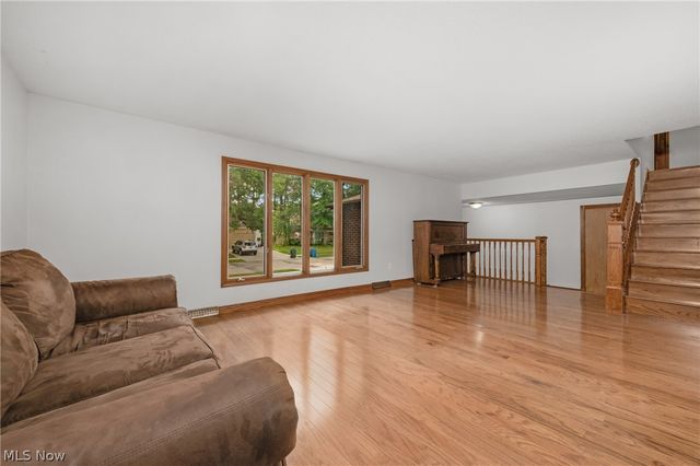 1470 Hawthorne Drive, Vermilion, OH 44089