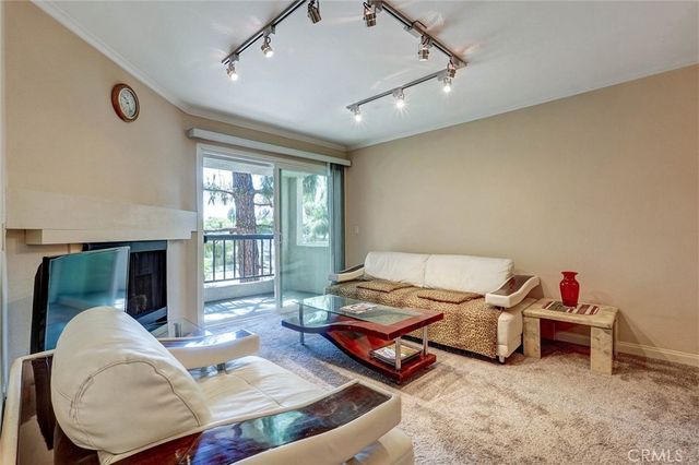 5545 Canoga Avenue 220, Woodland Hills, CA 91367