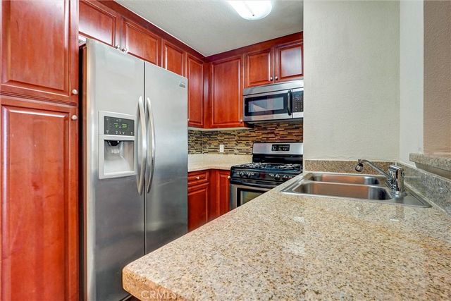 5545 Canoga Avenue 220, Woodland Hills, CA 91367