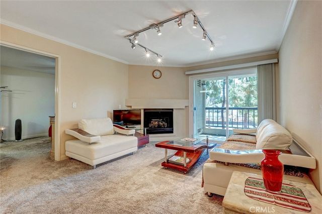 5545 Canoga Avenue 220, Woodland Hills, CA 91367