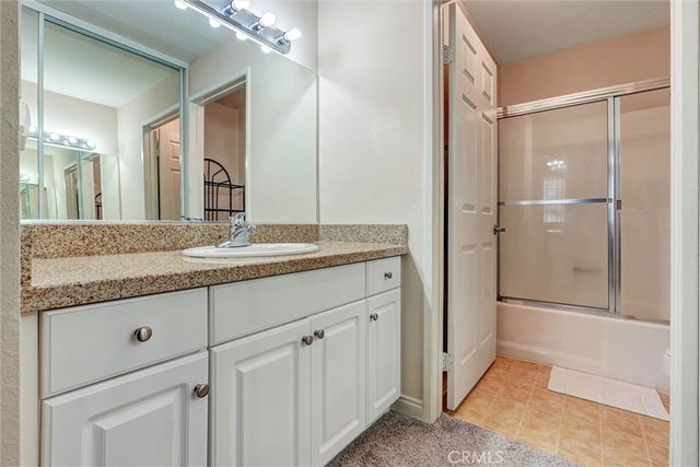 5545 Canoga Avenue 220, Woodland Hills, CA 91367