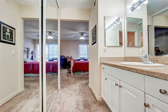 5545 Canoga Avenue 220, Woodland Hills, CA 91367