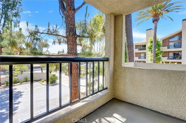 5545 Canoga Avenue 220, Woodland Hills, CA 91367