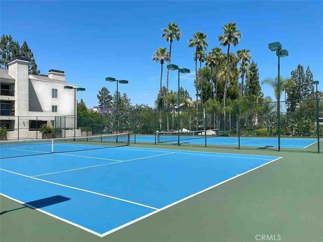 5545 Canoga Avenue 220, Woodland Hills, CA 91367