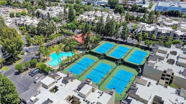 5545 Canoga Avenue 220, Woodland Hills, CA 91367