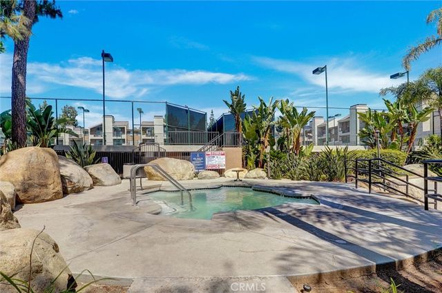 5545 Canoga Avenue 220, Woodland Hills, CA 91367