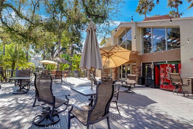5545 Canoga Avenue 220, Woodland Hills, CA 91367