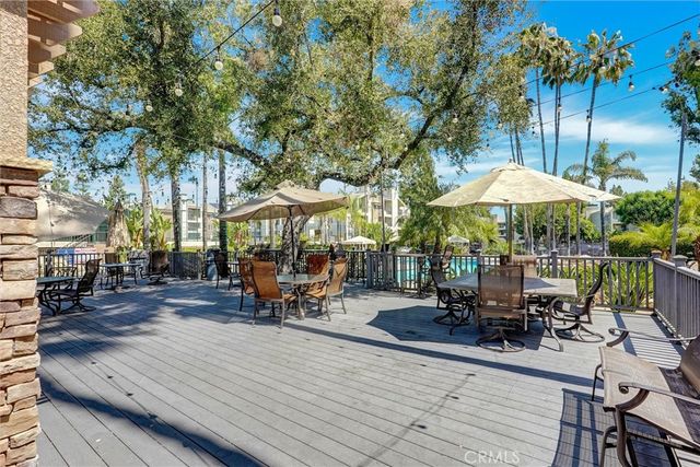 5545 Canoga Avenue 220, Woodland Hills, CA 91367