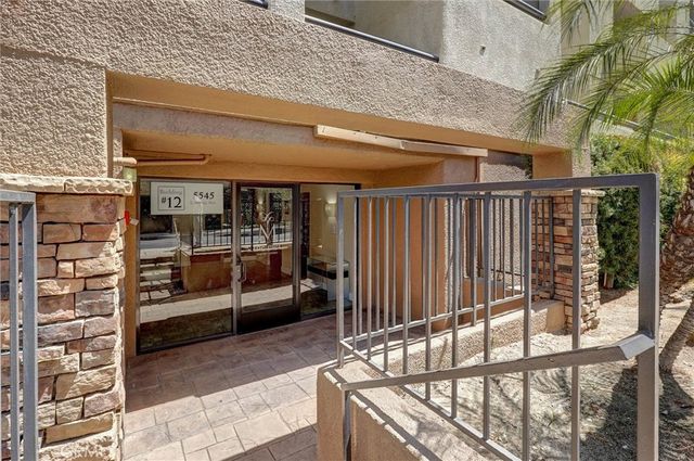 5545 Canoga Avenue 220, Woodland Hills, CA 91367