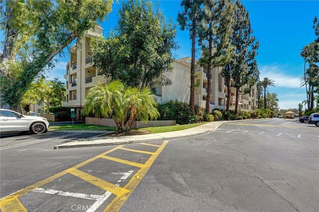 5545 Canoga Avenue 220, Woodland Hills, CA 91367