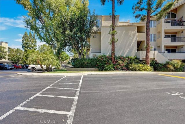 5545 Canoga Avenue 220, Woodland Hills, CA 91367