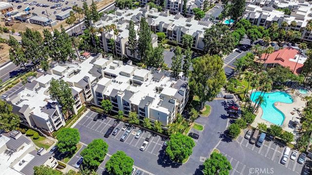 5545 Canoga Avenue 220, Woodland Hills, CA 91367