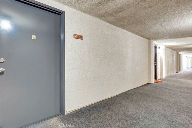 5545 Canoga Avenue 220, Woodland Hills, CA 91367