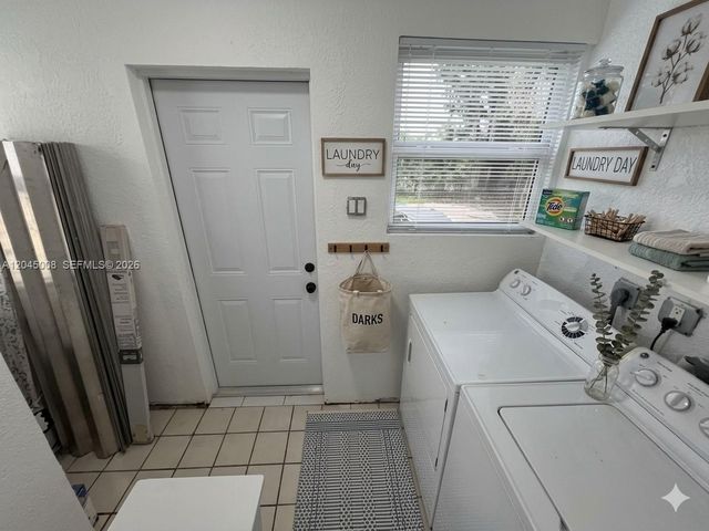 7720 Raleigh St, Hollywood, FL 33024