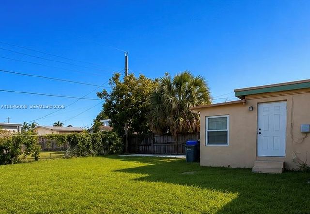 7720 Raleigh St, Hollywood, FL 33024