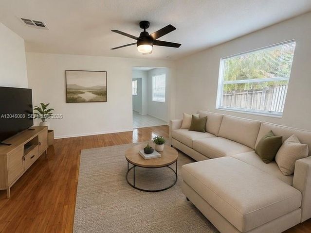 7720 Raleigh St, Hollywood, FL 33024