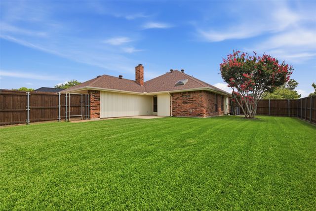 2001 Espinosa Drive, Carrollton, TX 75010