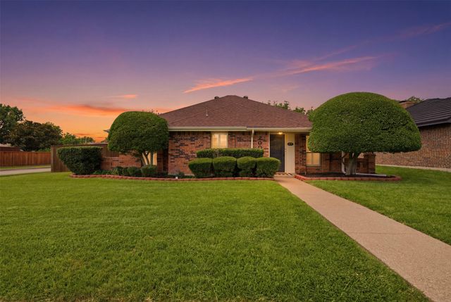 2001 Espinosa Drive, Carrollton, TX 75010