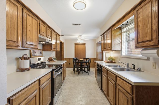 2001 Espinosa Drive, Carrollton, TX 75010