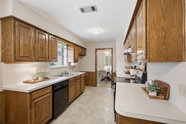2001 Espinosa Drive, Carrollton, TX 75010
