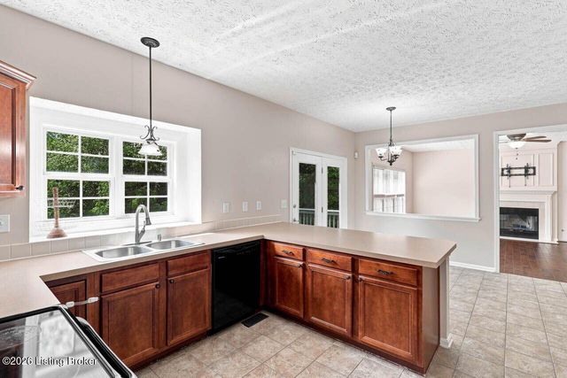 11421 Top Walnut Loop, Louisville, KY 40229